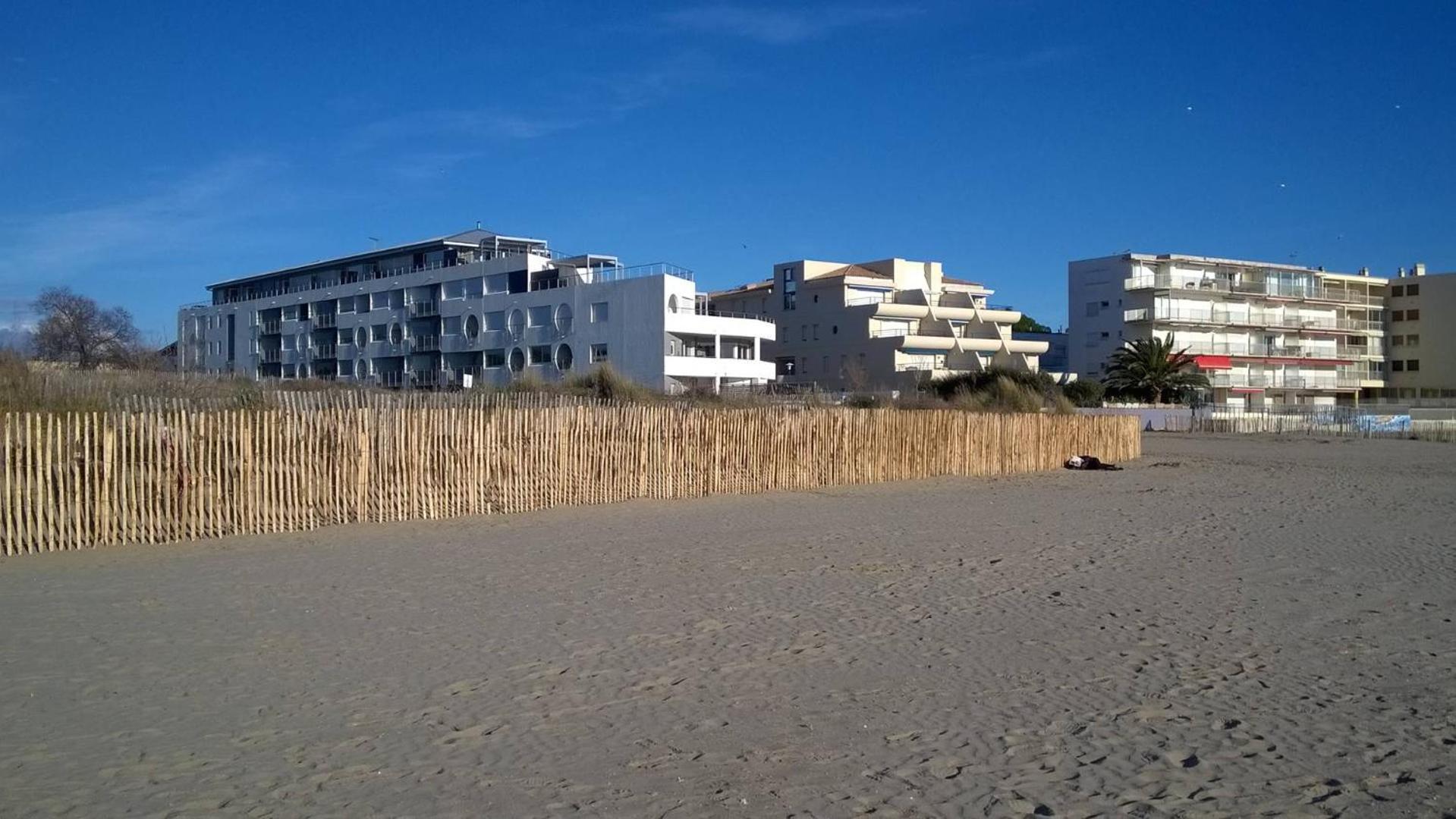 AS14629 - P2 Mezzanine avec vue mer latérale, dans une résidence sur plage avec parking privé Le Grau-du-Roi Exterior foto